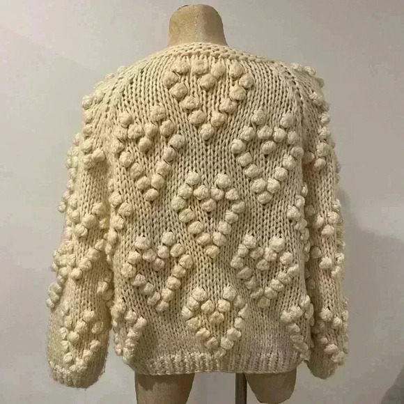 Chicwish cream open cardigan, size M (necklace in photo not for sale) - Picture 3 of 7